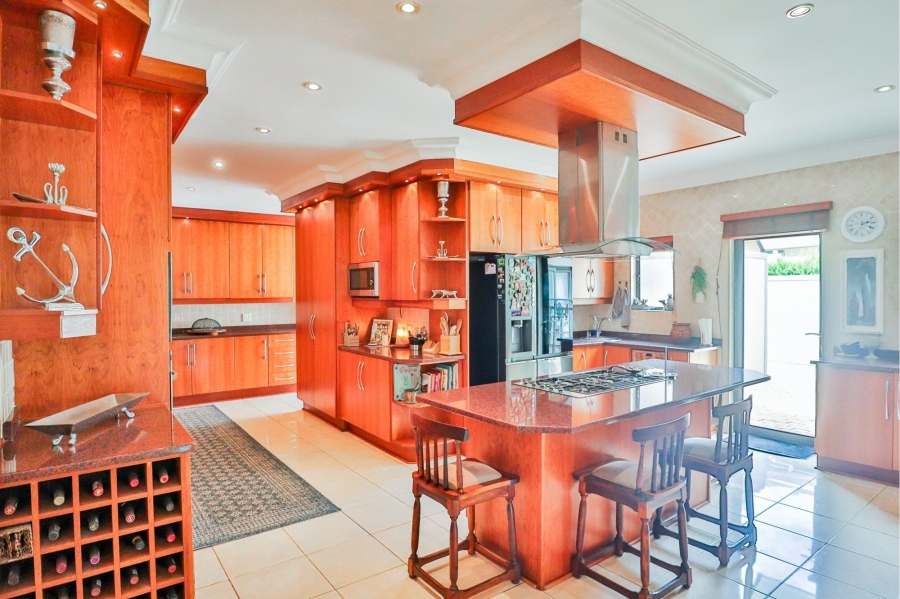 5 Bedroom Property for Sale in Xanadu Eco Park North West